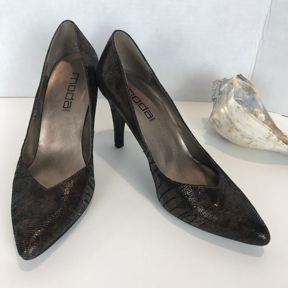 Moda-spana Brown Reptile heels Sz 9